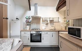 Traditional Stone Cottage With Sea Views In Snowdonia National Park