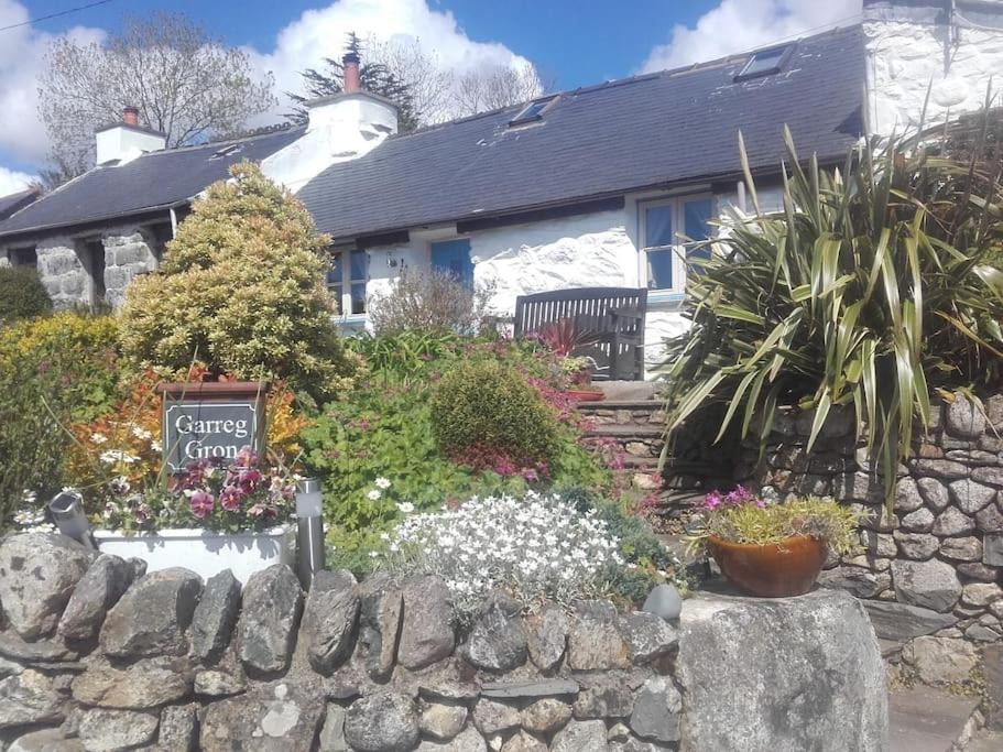 Traditional Stone Cottage With Sea Views In Snowdonia National Park Brynkir Exterior photo